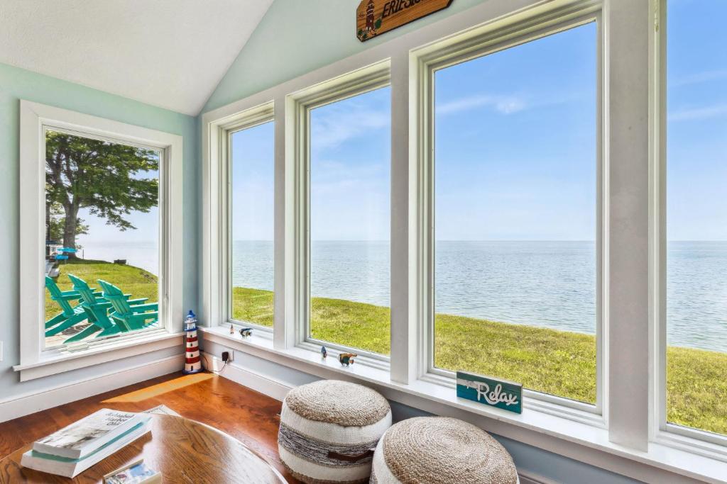 Eriesistable View GenevaontheLake Ohio, Saybrookonthelake