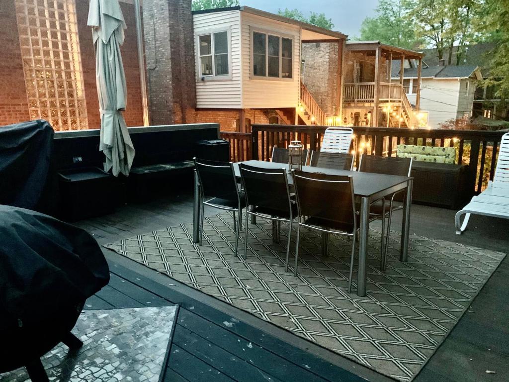Oak Park Beauties - Tree Lined Streets - Walkable - Appartement Met Drie Slaapkamers
