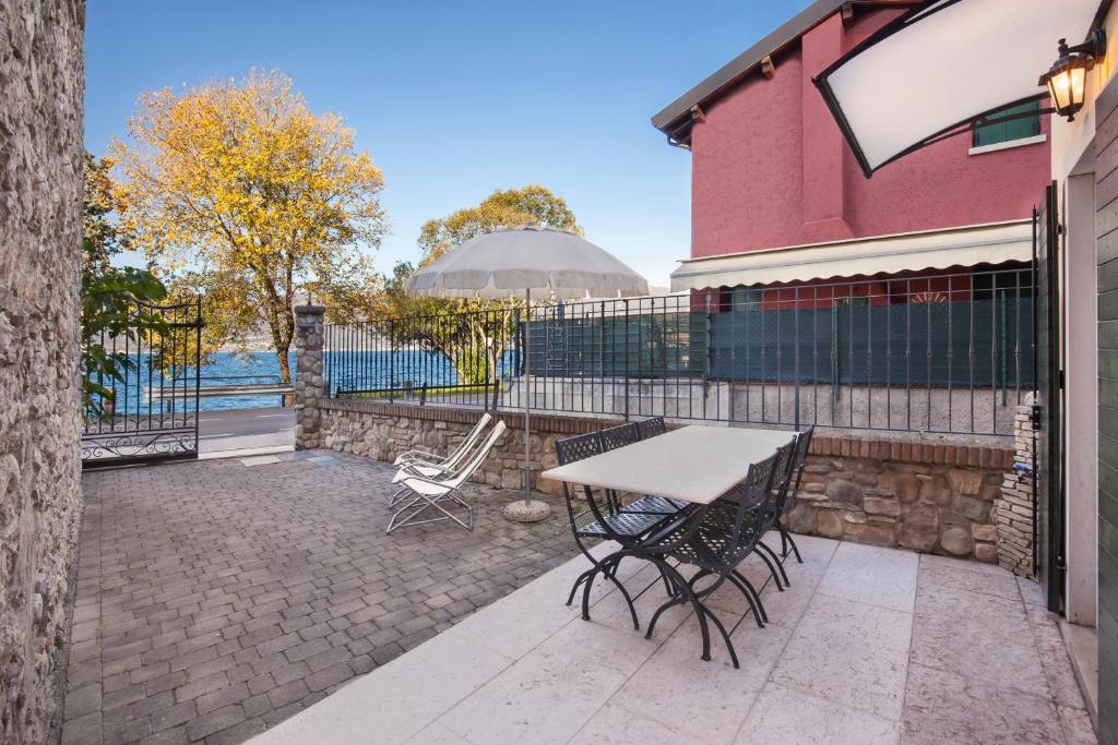 Apartment Casetta Alla Pozza in Torri Del Benaco - Appartement Met Uitzicht Op Het Meer