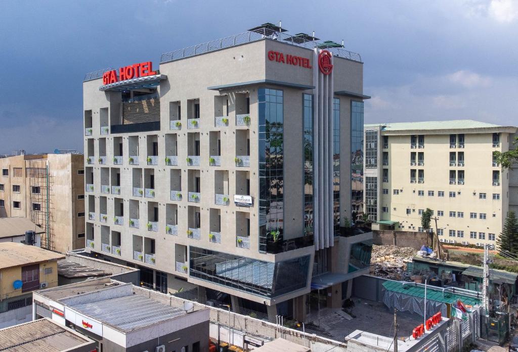 Budova, kde se aparthotel nachází