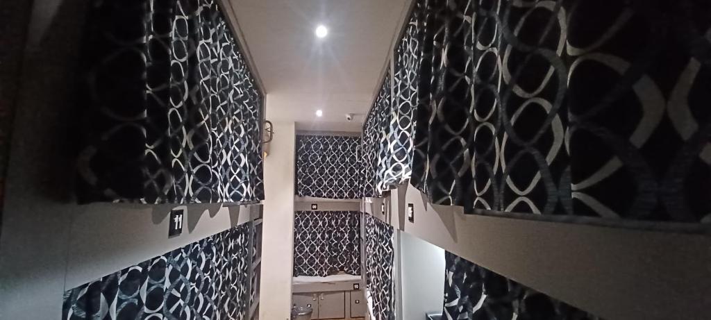 Fotografie z fotogalerie ubytování New Passenger Dormitory v Bombaji