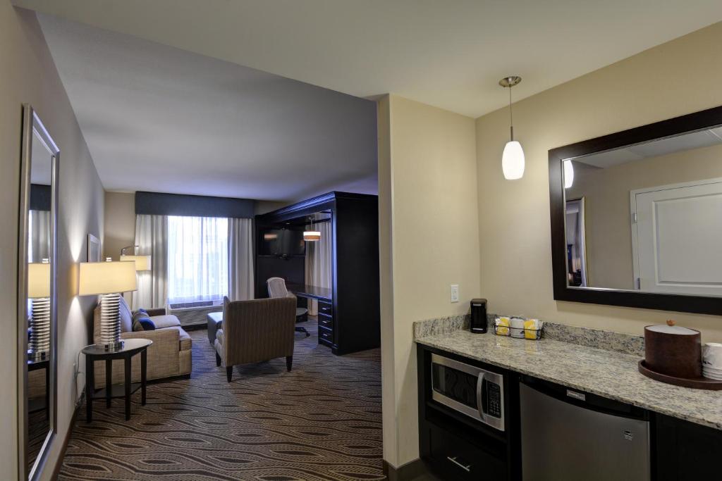Hampton Inn & Suites Denver Airport / Gateway Park photo
