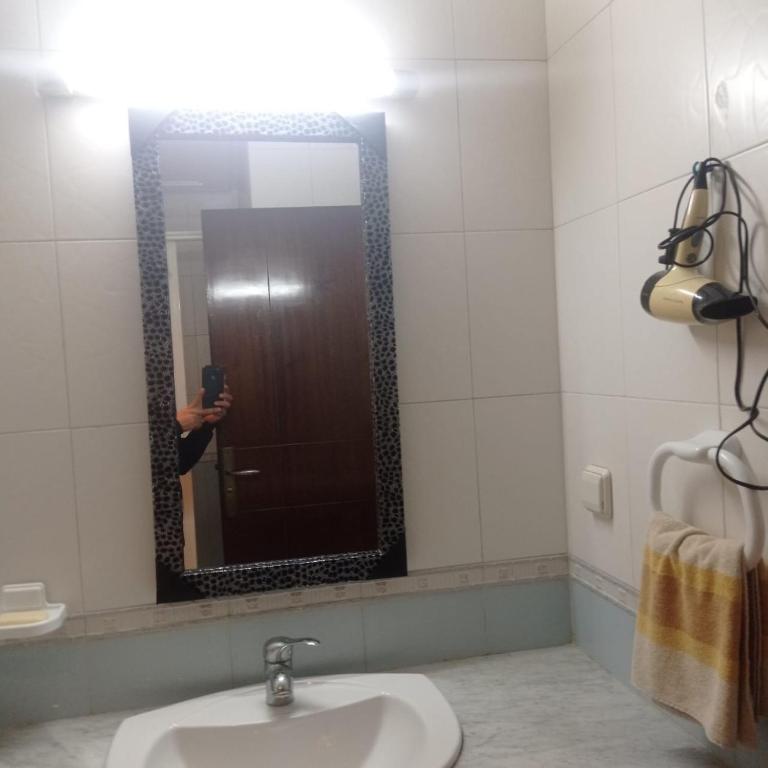 Koupelna v ubytování Bel appartement à skhirat plage et à 20 mn de Rabat