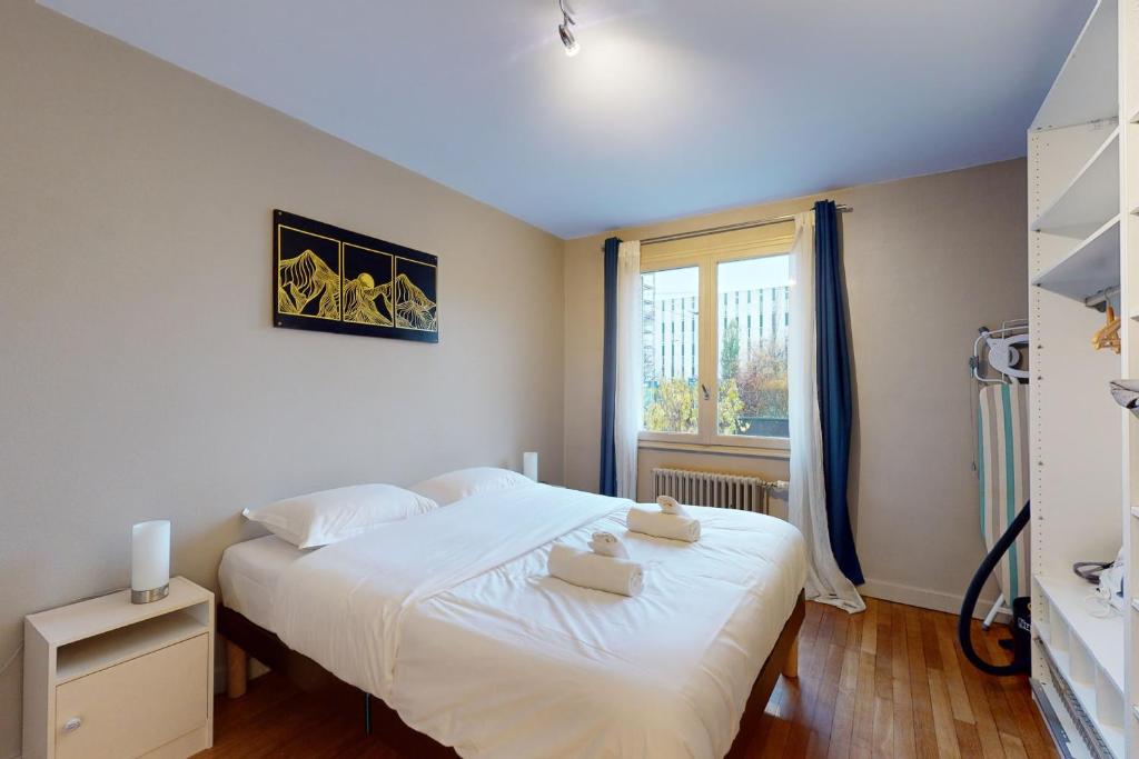 Photo de la galerie de l'établissement Le Prisme - Garage near center, à Annecy