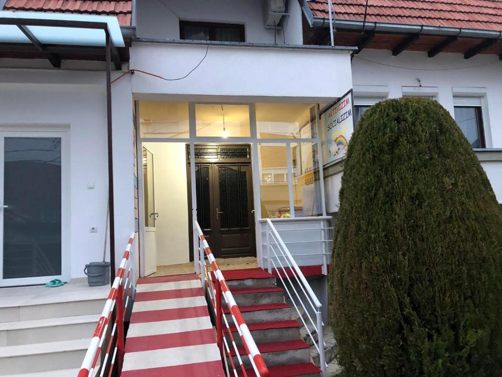 Exteriér nebo vchod ubytování Pejë
