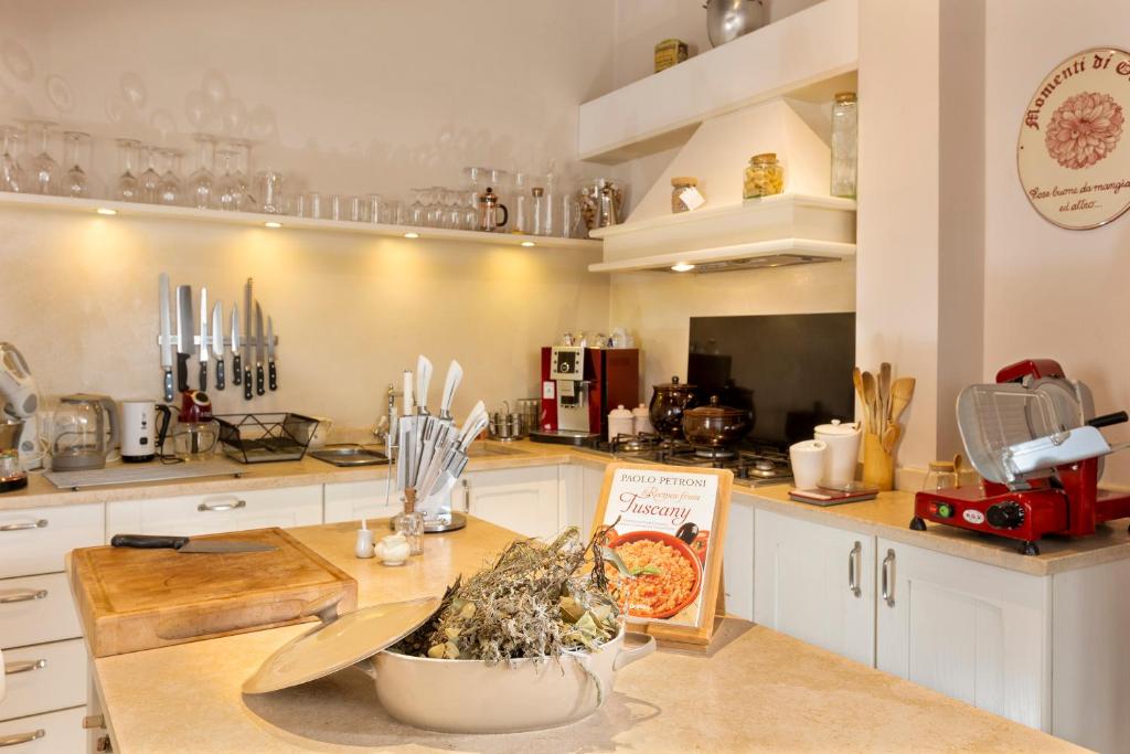 Kuchyň nebo kuchyňský kout v ubytování B&B La Casa di Assunta