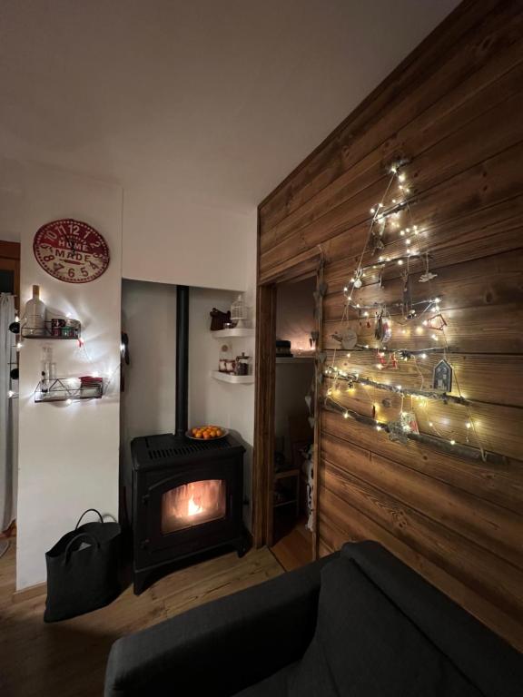 Χώρος καθιστικού στο We Love Carisolo & Pinzolo Appartamento Trilocale per 4-6 persone