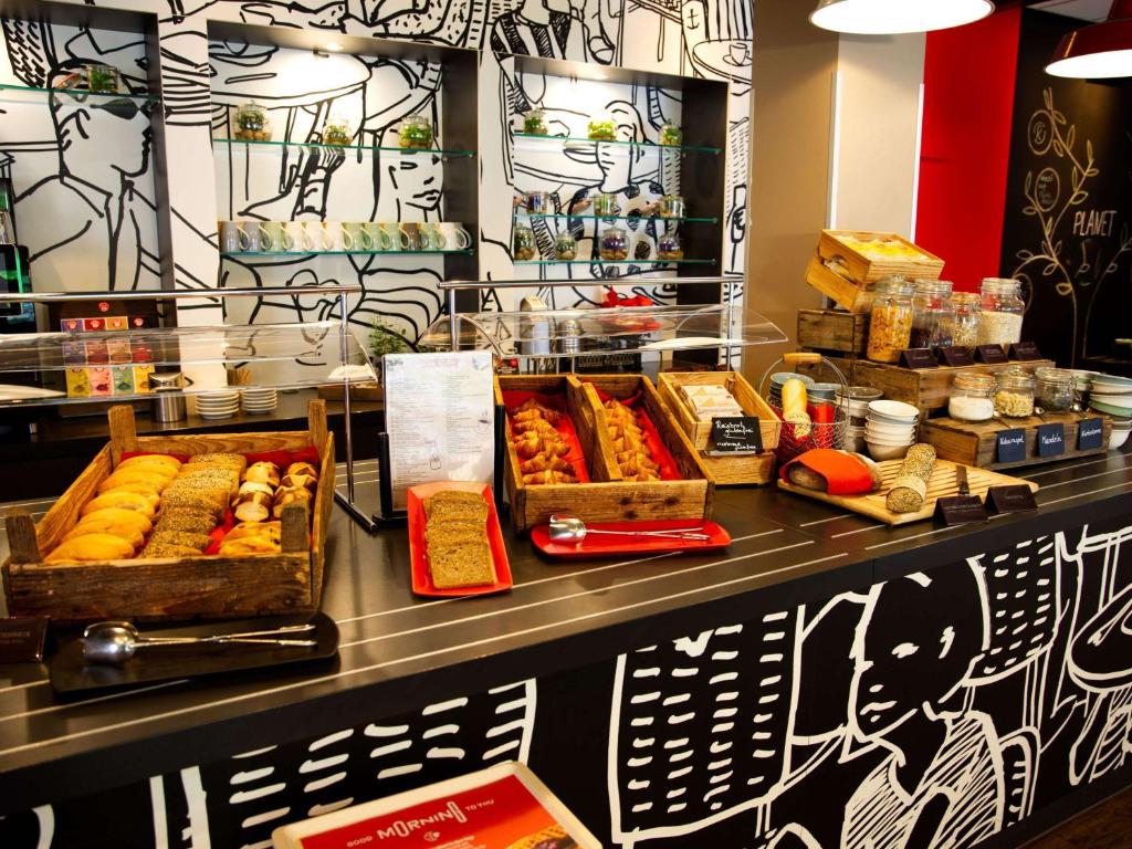 Comida no hotel ou em algum lugar perto