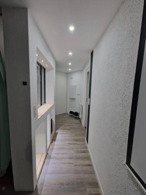 Fotografie z fotogalerie ubytování Logement Atypique & Parking GRATUIT v destinaci Gex