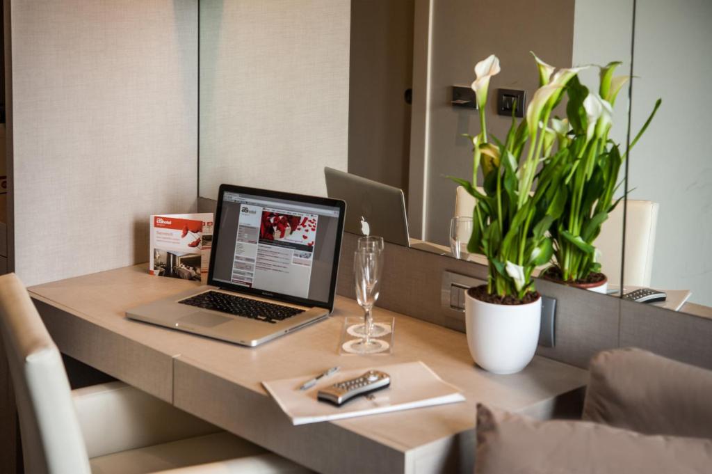 TV a/nebo společenská místnost v ubytování As Hotel Dei Giovi