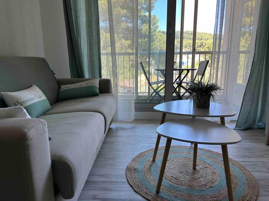 Χώρος καθιστικού στο Studio Pin Rolland, presqu’île Saint-Mandrier