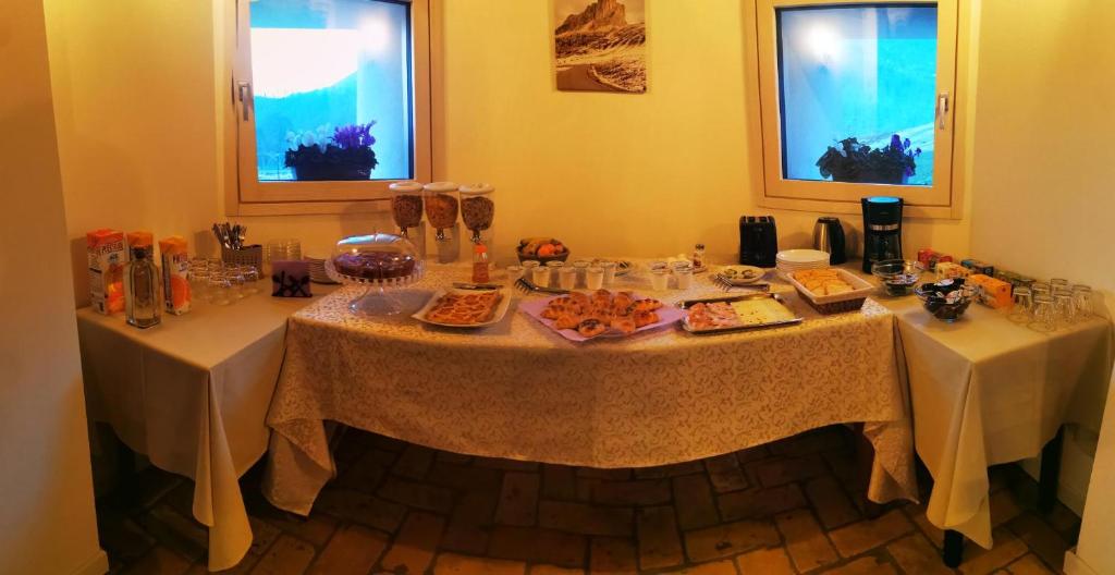 Jedlo v ubytovaní bed & breakfast alebo blízkom okolí