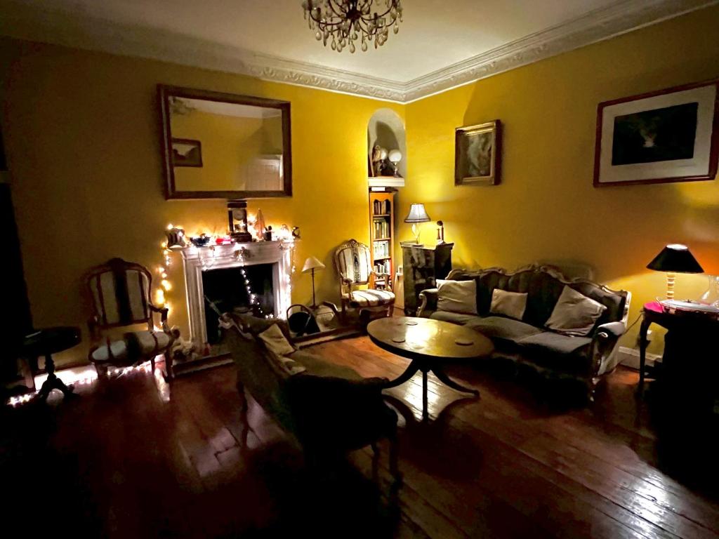 Posezení v ubytování Central Bath, 18th Century Georgian Rooms