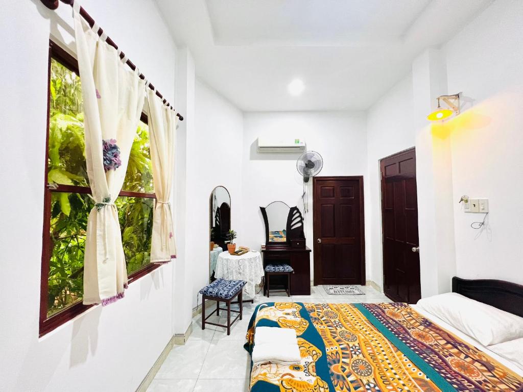 Khu vực ghế ngồi tại AN Homestay Phan Thiết