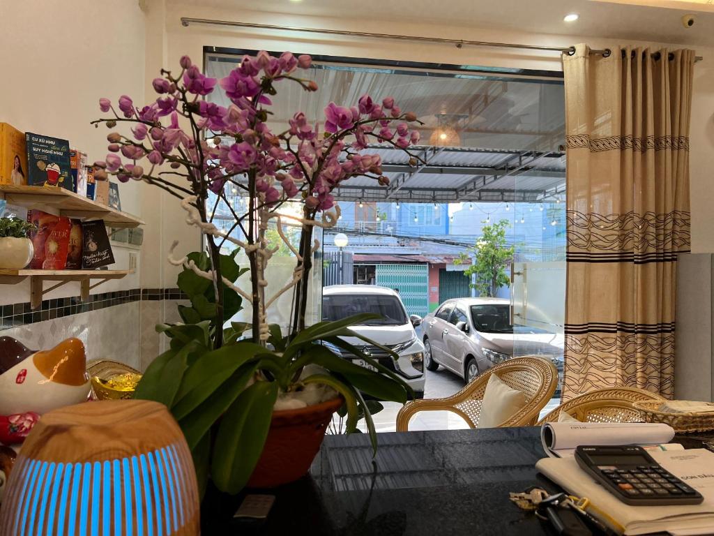 Khu vực ghế ngồi tại AN Homestay Phan Thiết