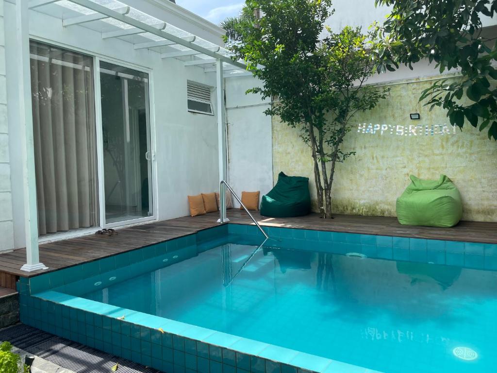 Bazén v ubytování 3M Poolside Villa Foreign Passport only nebo v jeho okolí