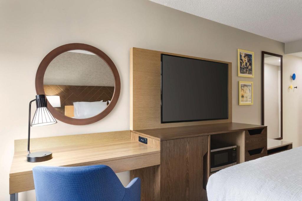 Hampton Inn Kansas City - Airport - King -Studie
