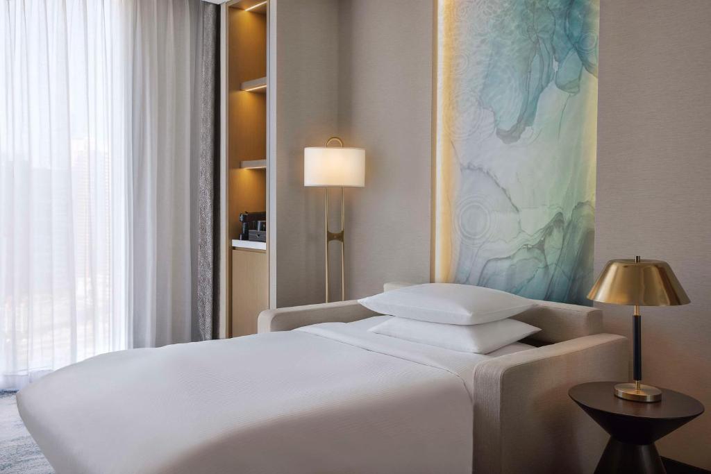 Embassy Suites By Hilton Dubai Business Bay - Resim 34