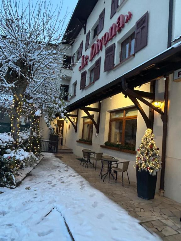 Hotel Le Divona "au coeur de Divonne" v zimě