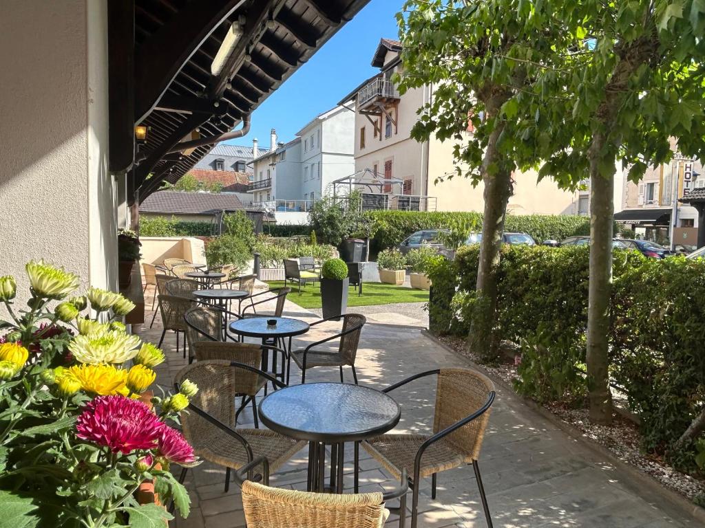 Zahrada ubytování Hotel Le Divona "au coeur de Divonne"