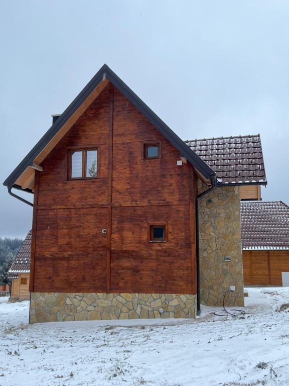 Budova, kde se prázdninový dům nachází