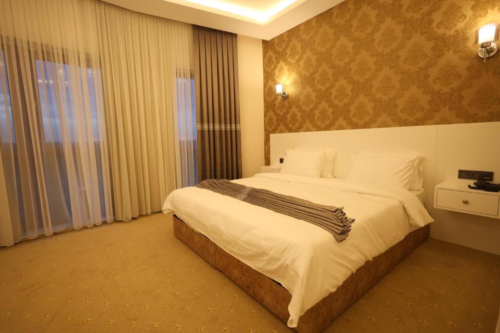 Green Roof Hotel & Spa - Large Double Room