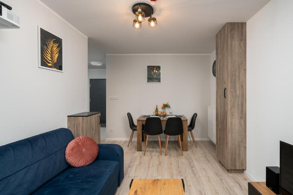 ApartWro 8th - City Square, Railway Station (balcony, garage) - 4