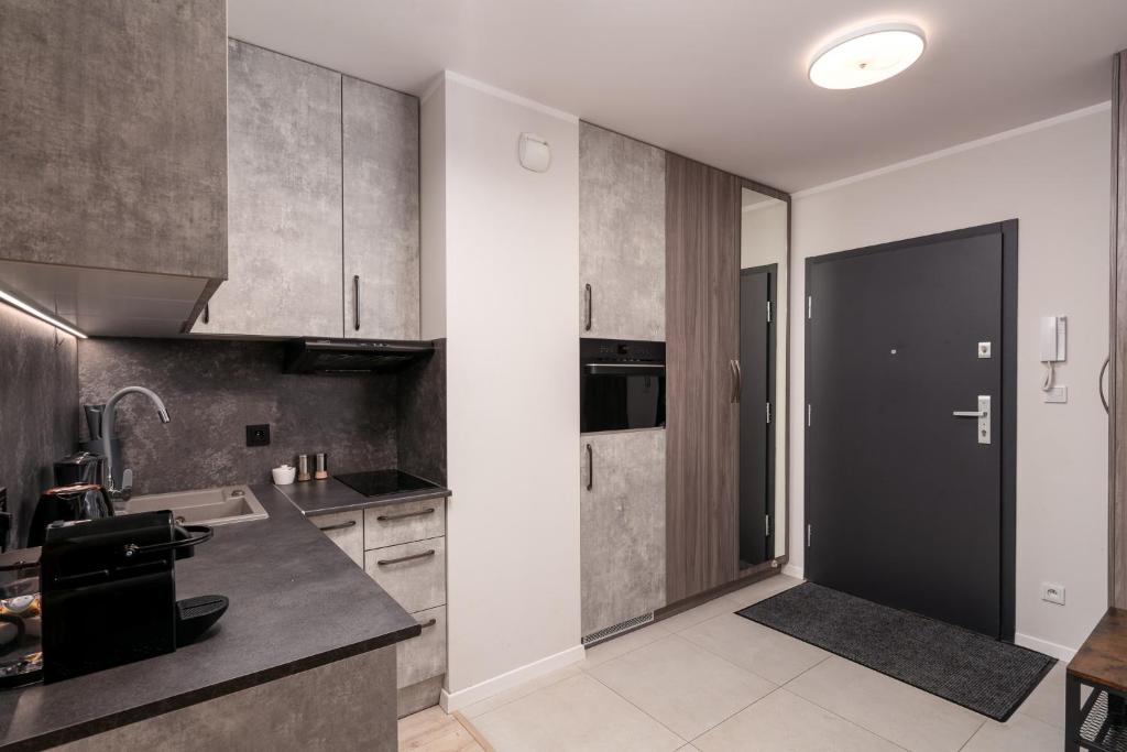 ApartWro 8th - City Square, Railway Station (balcony, garage) - 14