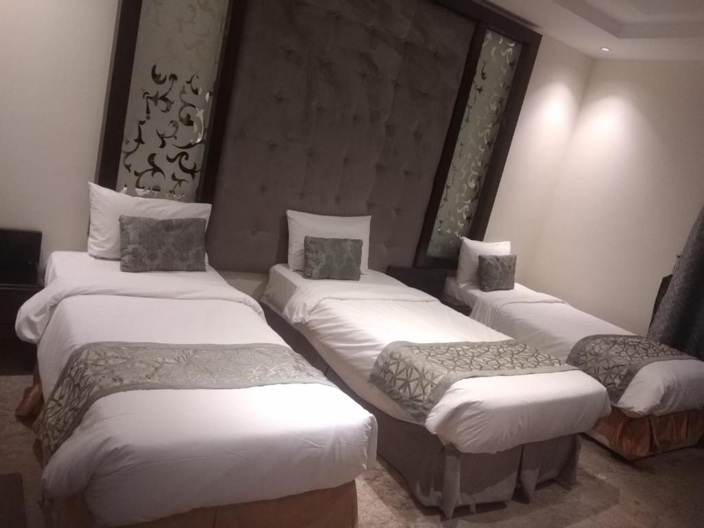 Holiday Plus Al Nuzha- هوليداي بلس النزهه - Habitación Triple