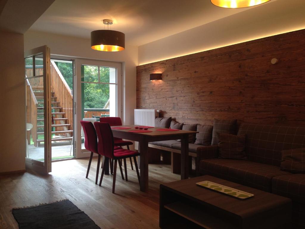 Posezení v ubytování Appartements im Forsthaus