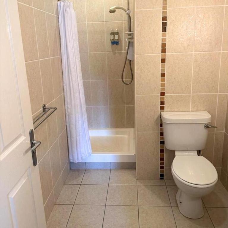 Koupelna v ubytování Spacious 2 bedroom apartment in Killarney