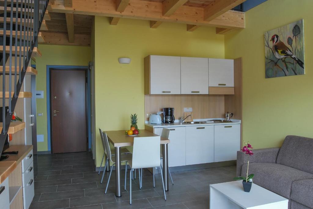 Η κουζίνα ή μικρή κουζίνα στο Residence Usignolo