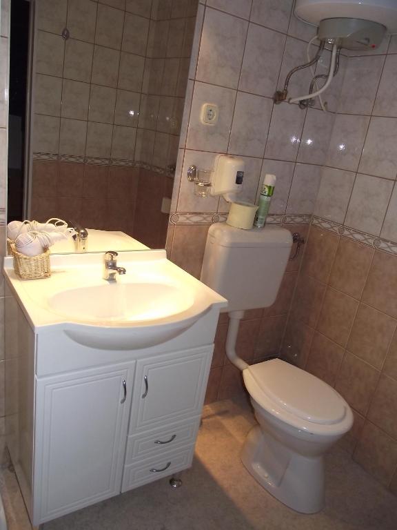 Koupelna v ubytování Oázis Panzió