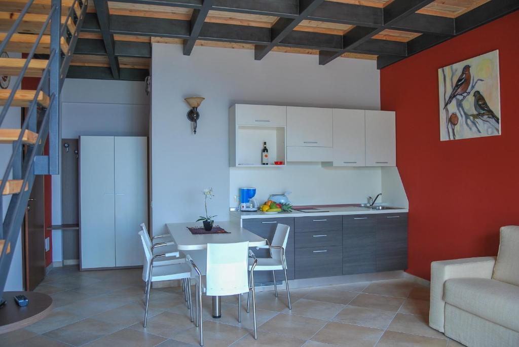 Η κουζίνα ή μικρή κουζίνα στο Residence Usignolo