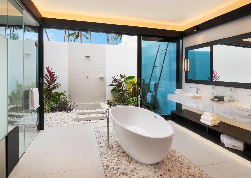 Koupelna v ubytování The Westin Maldives Miriandhoo Resort