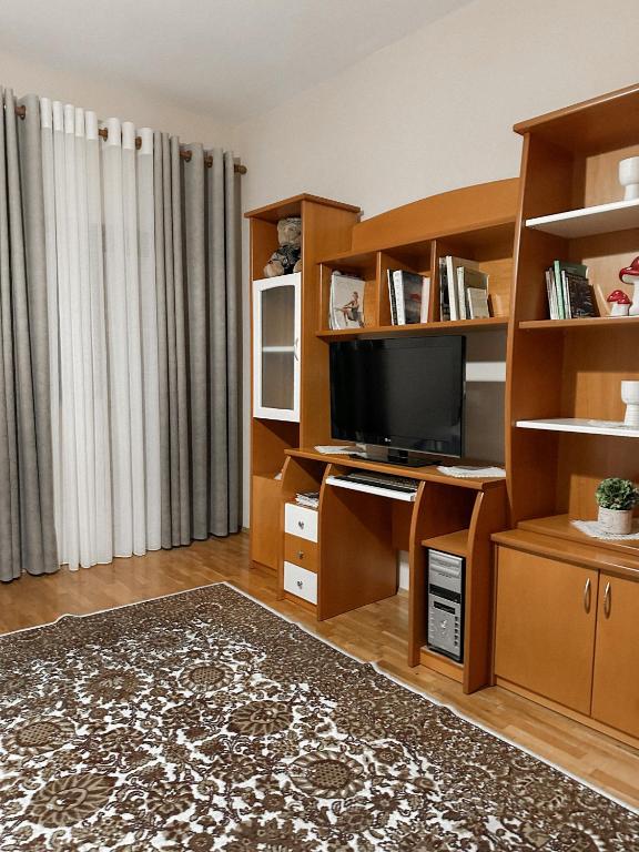 TV a/nebo společenská místnost v ubytování Villa Malo Guesthouse