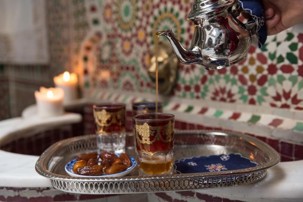 Nápoje v ubytování Algilà Fes Riad Medina Charme Hotel