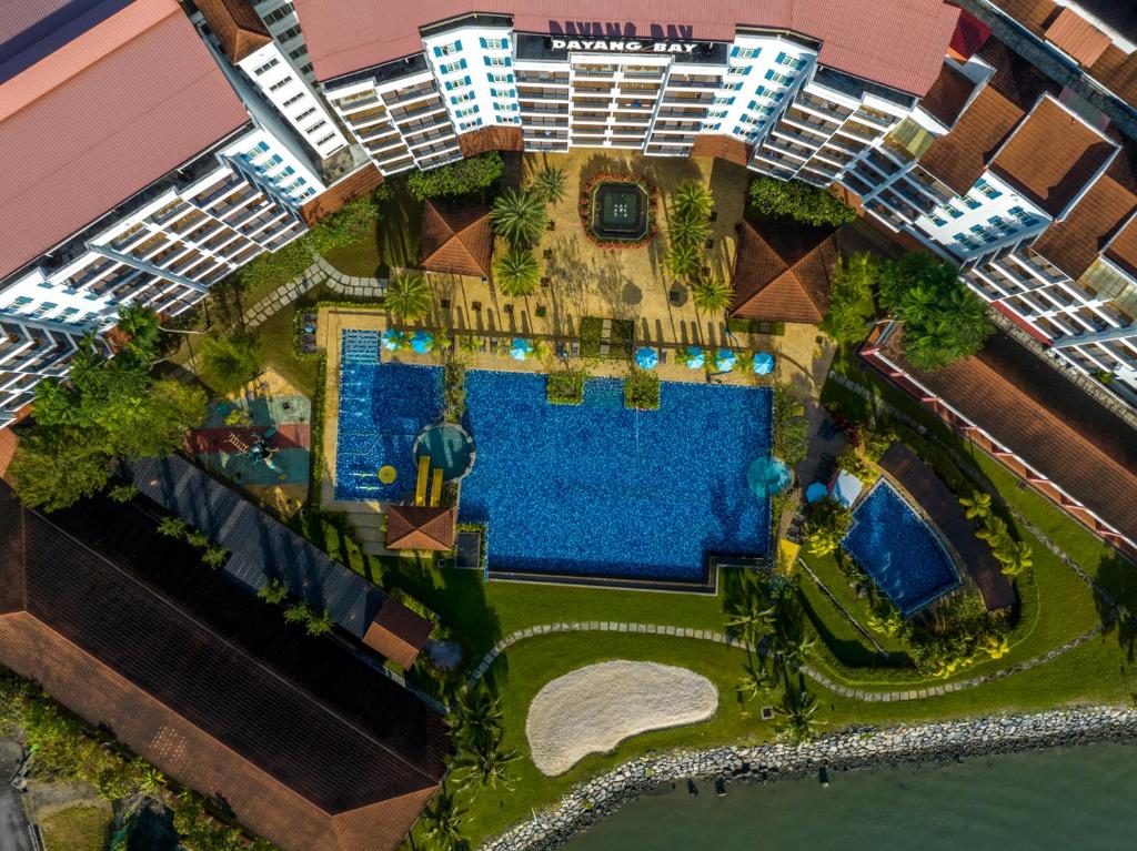 Bazén v ubytování Dayang Bay Resort Langkawi nebo v jeho okolí