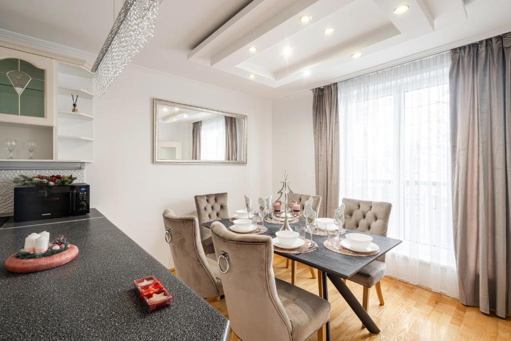 Beautiful three bedrooms apartment with free parking close to the Danube Coast 1094 Budapest, Angyal utca 19 kép - 1