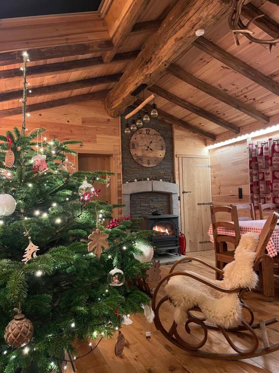 Posezení v ubytování Le chalet du Hélivy