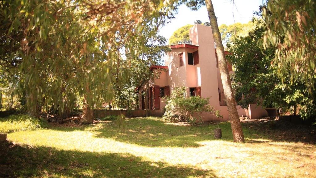 El edificio en el que está la casa de vacaciones