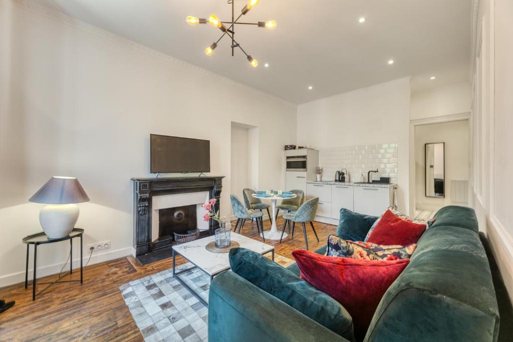 Photo de la galerie de l'établissement Superbe appartement T2 hyper centre, à Aix-les-Bains