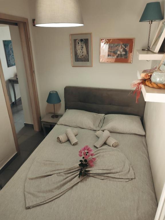 Postel nebo postele na pokoji v ubytování KASTRO HOUSE