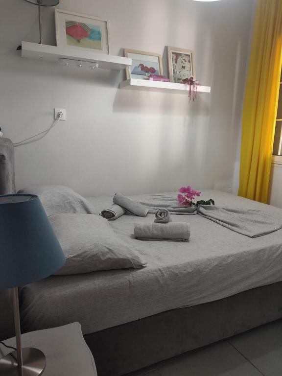 Postel nebo postele na pokoji v ubytování KASTRO HOUSE