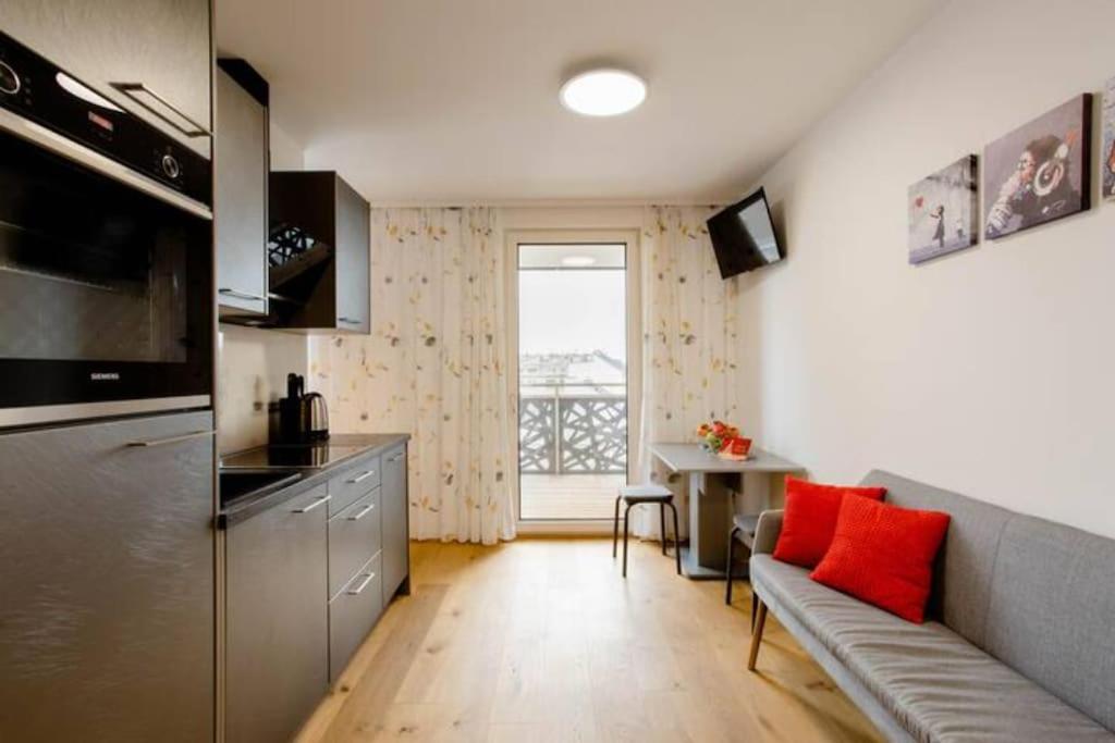 Top apartment* Panoramic view* Sensible balcony*