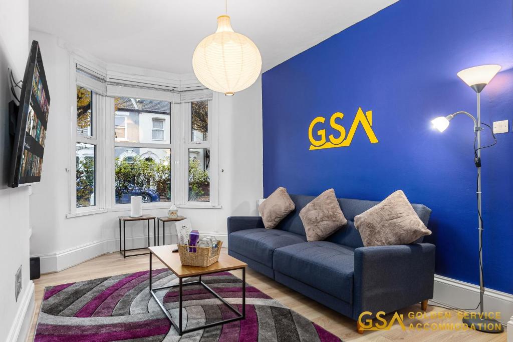 Posezení v ubytování Stylist and Cosy 3 Bed House Leytonstone Sleeps 7
