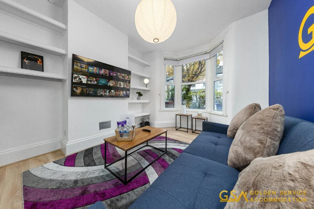 Posezení v ubytování Stylist and Cosy 3 Bed House Leytonstone Sleeps 7