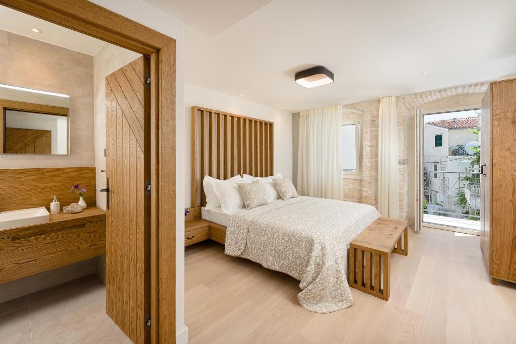 Rúm í herbergi á Villa Basca
