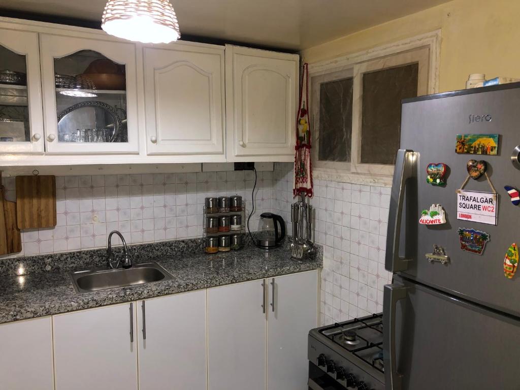 Kuchyň nebo kuchyňský kout v ubytování Riad Ramona lQariya seyaheya