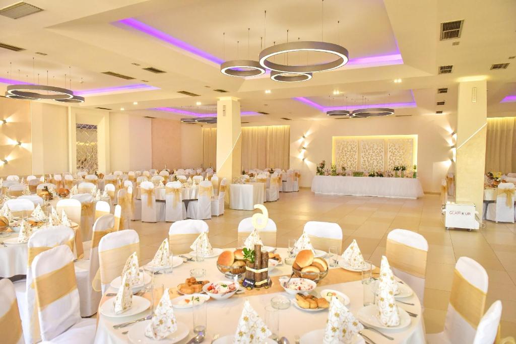 Restaurace v ubytování Hotel Dijana